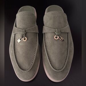 Pre-owned Loro Piana Mule Loafer in Olive Green Size 40. Fits a US size 9